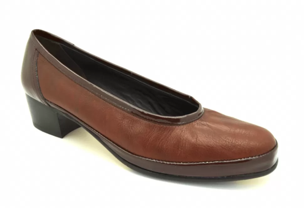 Women Amalfi by Rangoni Narrow-Early Narrow Fitting Shoe