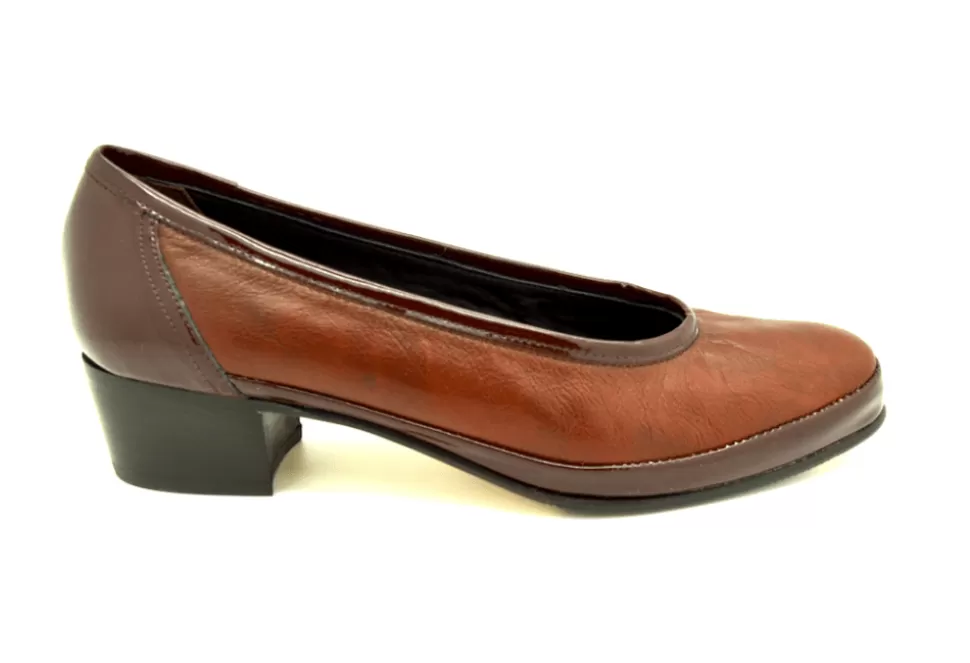 Women Amalfi by Rangoni Narrow-Early Narrow Fitting Shoe