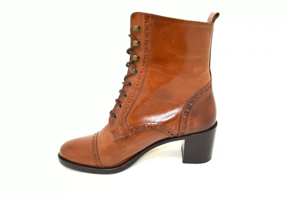 Women * Boots-Helmsley