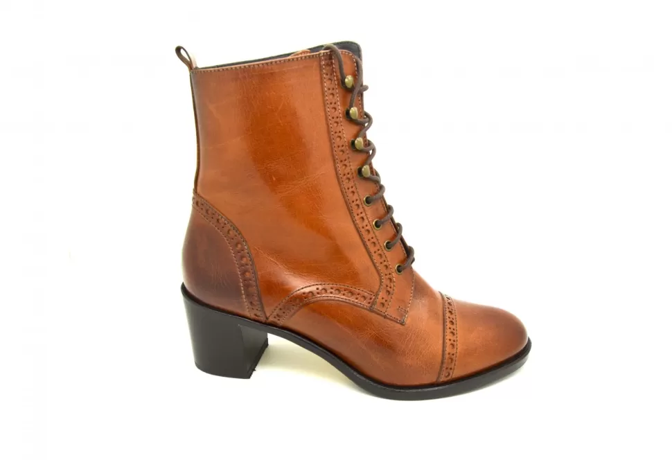 Women * Boots-Helmsley