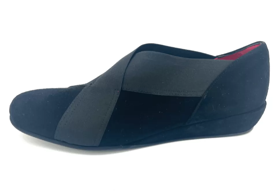 Women Amalfi by Rangoni Narrow-Iuma Slip On