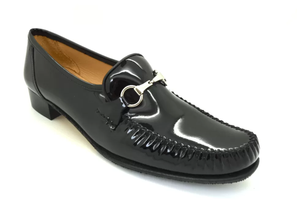 Women HB Narrow-Narrow Fitting Loafer