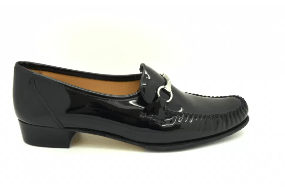 Women HB Narrow-Narrow Fitting Loafer